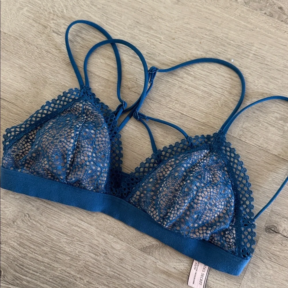 Victorias Secret Bra XS Sexy Strappy Lightly Padded Triangle Lace bralette